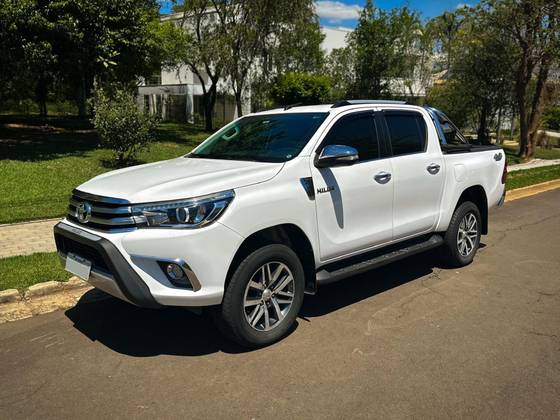 TOYOTA HILUX 2.8 SRX 4X4 CD 16V DIESEL 4P AUTOMÁTICO